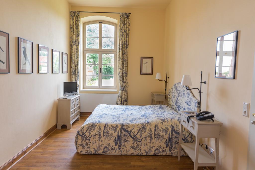 Hotel Schloss & Gut Ulrichshusen الغرفة الصورة