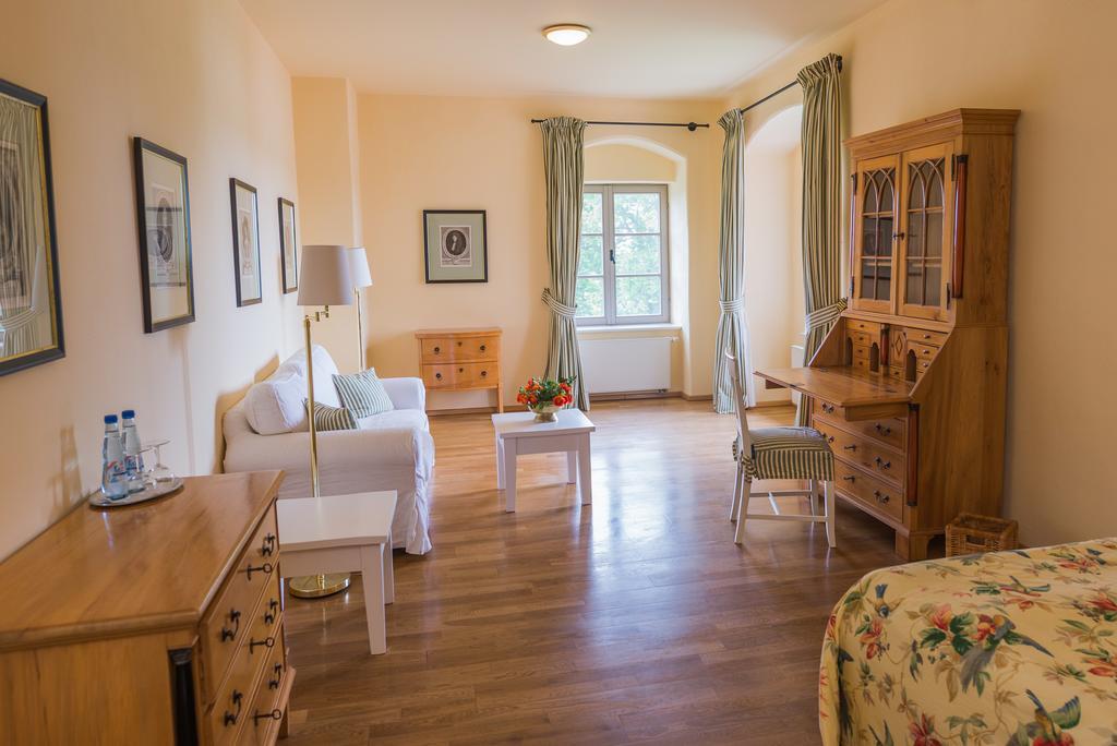 Hotel Schloss & Gut Ulrichshusen الغرفة الصورة